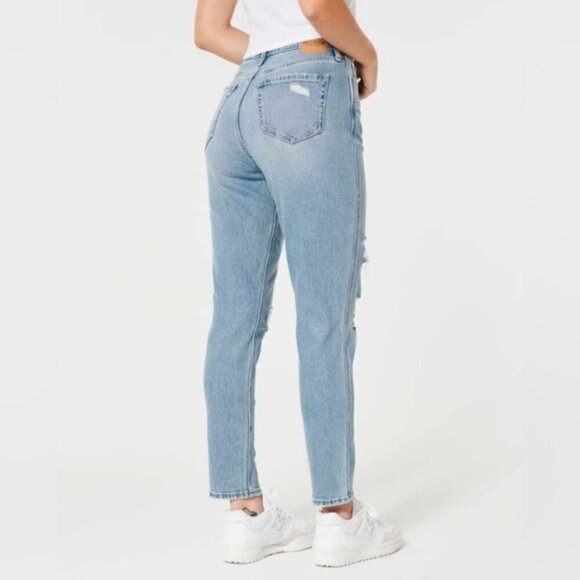 Hollister-Curvy High-Rise Ripped Mom Jeans-Light Medium Ripped Wash-00R/24W. NWT - Picture 9 of 12